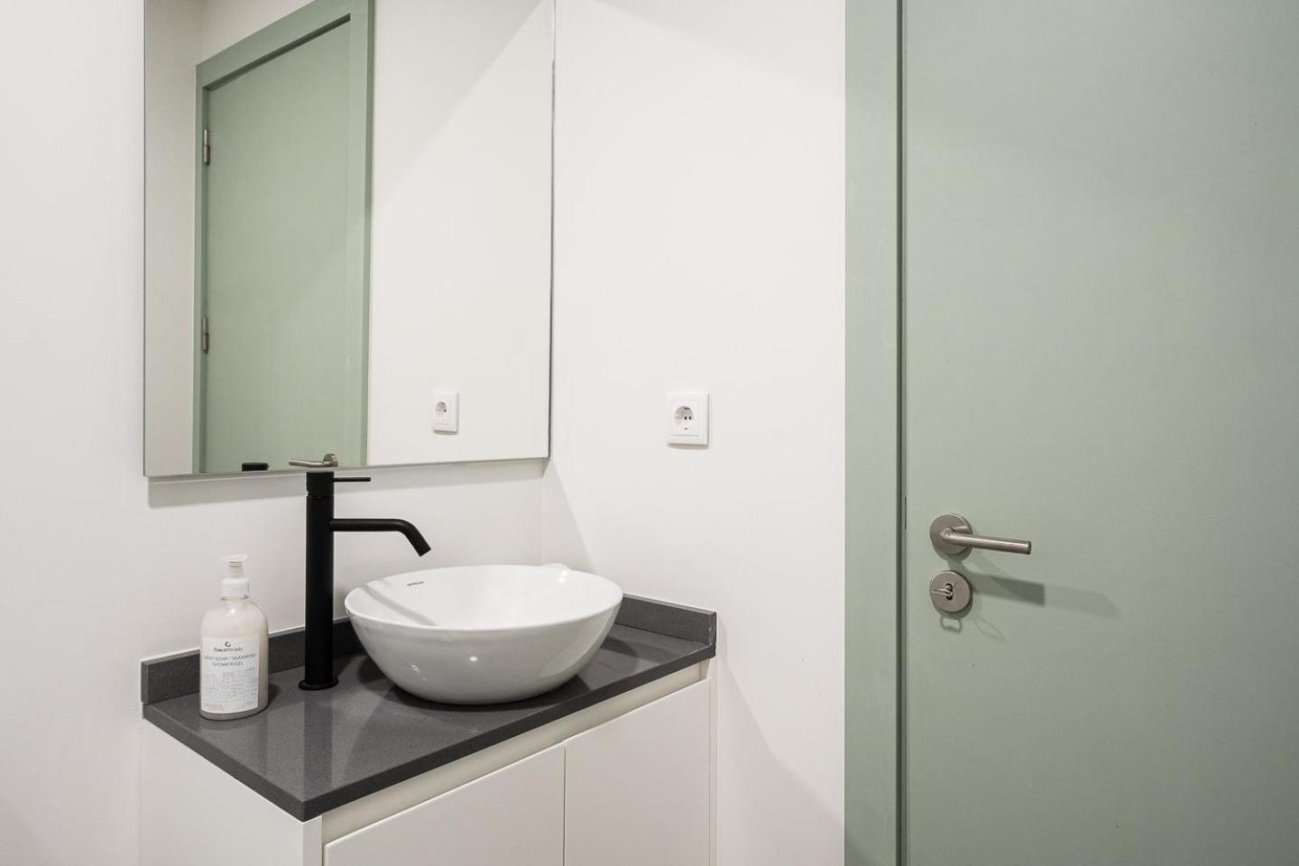 Guestready - A Modern Stay In Downtown OOporto Esterno foto
